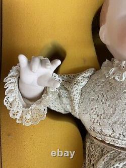 16 Ideal Vintage Porcelain Thumbelina Baby doll 1960's Collectors Edition #112