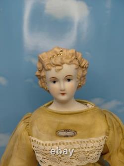 18 Bisque China Doll Vintage, Great Dress
