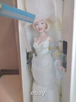 1983 MARILYN MONROE World Doll Limited Edition #236 Near Mint Condition