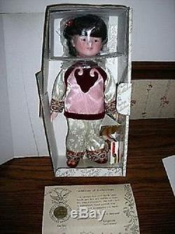 1990 Vintage 833/5000 Signed Oriental Porcelain dolls Ming-Ming & Ling-Ling NRFB