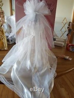 1996 Blushing Orchid Bride Barbie The Wedding Flower Porcelain Nib Mint Vintage