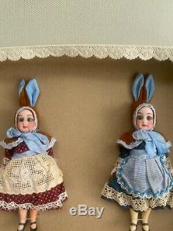 2 antique porcelain dolls in the O. K. Gebrüder Kühnlenz