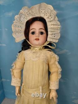 20 Handwerck 109 Bisque Head, Yellow Organdy Dress
