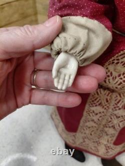 20 High Brow, Early Antique Body, Spoon Hands