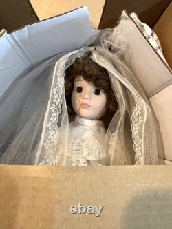 30 Porcelain Bride Doll Royal Heirloom Tomich w COA Vintage Wedding
