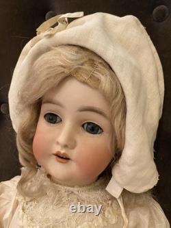 ALL-Original 24 1/2 Queen Louise AM Marseille Excellent Cond. Beautiful Costume