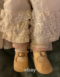 ALL-Original 24 1/2 Queen Louise AM Marseille Excellent Cond. Beautiful Costume