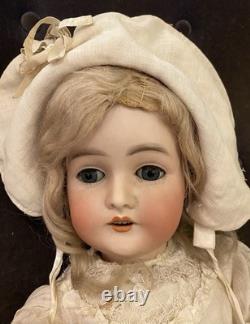 ALL-Original 24 1/2 Queen Louise AM Marseille Excellent Cond. Beautiful Costume