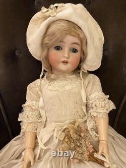 ALL-Original 24 1/2 Queen Louise AM Marseille Excellent Cond. Beautiful Costume