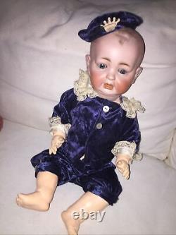 ANTIQUE 19 PORCELAIN HEAD COMPO JOINTED BODY HERTEL AND SCHWAB DOLL 151/11 Cute