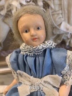 Antique A La Samaritaine French Bisque doll in original Presentation Box & Acc