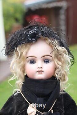 Antique French Doll by Pintel & Godchaux 11 um 1888, tall 22 in