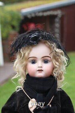 Antique French Doll by Pintel & Godchaux 11 um 1888, tall 22 in