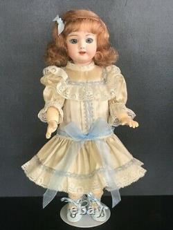 BLEUETTE Repro porcelain doll. 11 Mold SFBJ60 Blue-grey eyes 27 cm BRAVOT