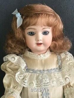 BLEUETTE Repro porcelain doll. 11 Mold SFBJ60 Blue-grey eyes 27 cm BRAVOT