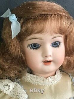 BLEUETTE Repro porcelain doll. 11 Mold SFBJ60 Blue-grey eyes 27 cm BRAVOT