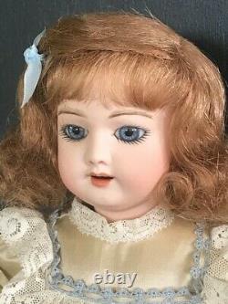 BLEUETTE Repro porcelain doll. 11 Mold SFBJ60 Blue-grey eyes 27 cm BRAVOT