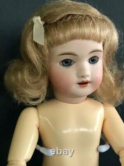 BLEUETTE Reproduction porcelain doll. 11 Mold UNIS301 Blue eyes 27 cm