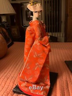 Beautiful Geisha Doll -Traditional Fans-Porcelain, Authentic, exquisite, vintage