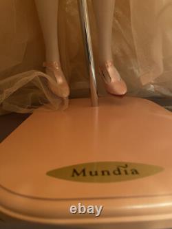 Beautiful Vintage Christine et Cecile 36 Mundia Porcelain Doll Gaultier Paris