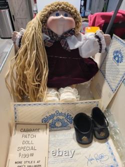 Della Francis Vintage 16 Cabbage Patch Porcelain Doll 1985