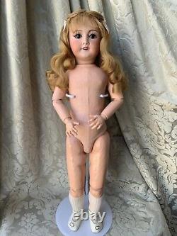 Exceptionnal Antique Porcelain Doll/unis France 301 Poupée Porcelaine