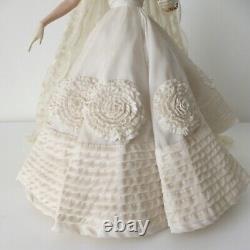 FRANKLIN MINT HEIRLOOM JACQUELINE JACKIE KENNEDY Porcelain Doll Wedding Dress