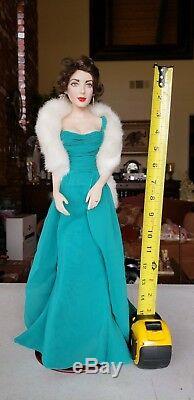 Franklin Mint Collectors Elizabeth Taylor Porcelain Doll Vintage