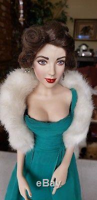 Franklin Mint Collectors Elizabeth Taylor Porcelain Doll Vintage