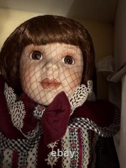 Franklin Mint Porcelain Doll Megan 1989 Vintage Rare Mint Condition Still in box