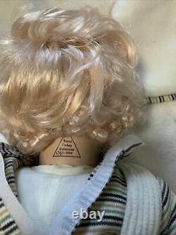 Gorgeous Royal Cathay Collection Limited Edition 21 Porcelain Doll #2741/5000
