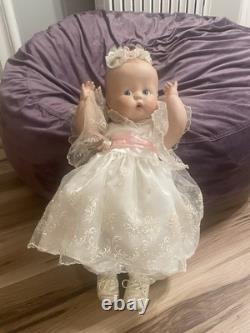 Gwen Ross Doll Name Porcelain Doll Vintage Franchise/Collection open Edition