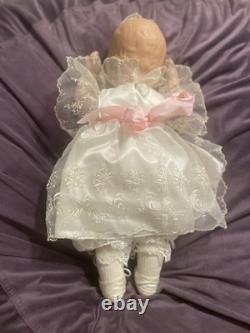 Gwen Ross Doll Name Porcelain Doll Vintage Franchise/Collection open Edition
