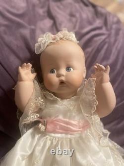 Gwen Ross Doll Name Porcelain Doll Vintage Franchise/Collection open Edition