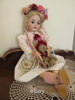 Halbig & KAMMER & REINHARDT DOLL, 22 IN. TALL (BEAUTIFAL)