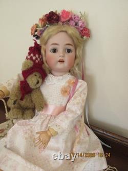 Halbig & KAMMER & REINHARDT DOLL, 22 IN. TALL (BEAUTIFAL)