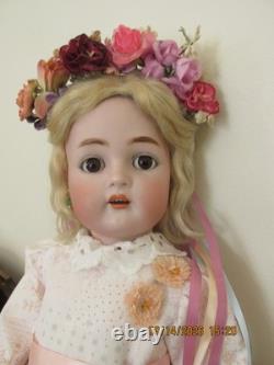 Halbig & KAMMER & REINHARDT DOLL, 22 IN. TALL (BEAUTIFAL)