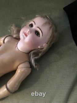 JUMEAU ANTIQUE PHONOGRAPH DEPOSE PORCELAIN Doll