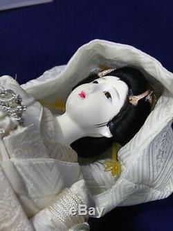 Japanese Geisha Doll porcelain. Kimono 17 Japan vintage. White robe with hood