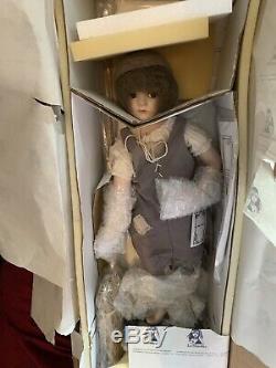 Les Miserables Cosette 898103 Porcelain Doll With Musical Mop Bucket