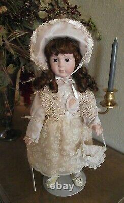 NEW ANTIQUE REPRODUCTION 18 in FULL BALL JOINTED BODY PORCELAIN VICTORIAN DOLL