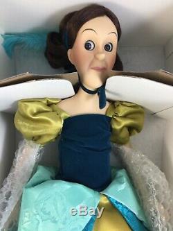 NEW DISNEY CINDERELLA STEPSISTER ANASTASIA PORCELAIN KEEPSAKE DOLL 19 Vintage