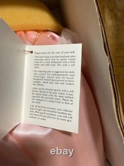 New in Box Vintage Franklin Mint Heirloom Savannah Southern Belle Porcelain Doll