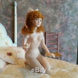 Original Doreen Sinnett Miniature Chrystal Kneeling Lady Doll and Vintage Bed