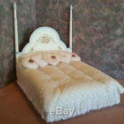 Original Doreen Sinnett Miniature Chrystal Kneeling Lady Doll and Vintage Bed