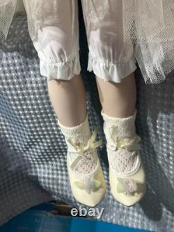 Porcelain Dolls Set Geppedo Elizabeth and Shelly 27'' and 11'