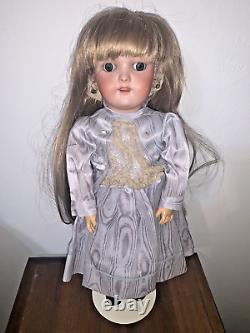 Pretty Antique Heinrich Handwerck Simon & Halbig German Bisque Head Doll 17