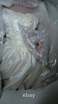 RARE VINTAGE Hamilton Collection Camille Bride doll, 21 COA, stand, tag