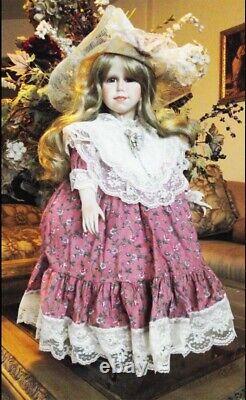 ROSEBERRY 26 in RENEE STURGEON COTTAGE PATH SERIES WORLD GALLERY DOLLS NEW