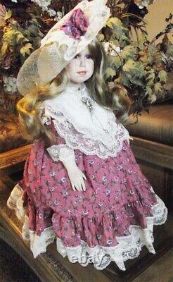 ROSEBERRY 26 in RENEE STURGEON COTTAGE PATH SERIES WORLD GALLERY DOLLS NEW